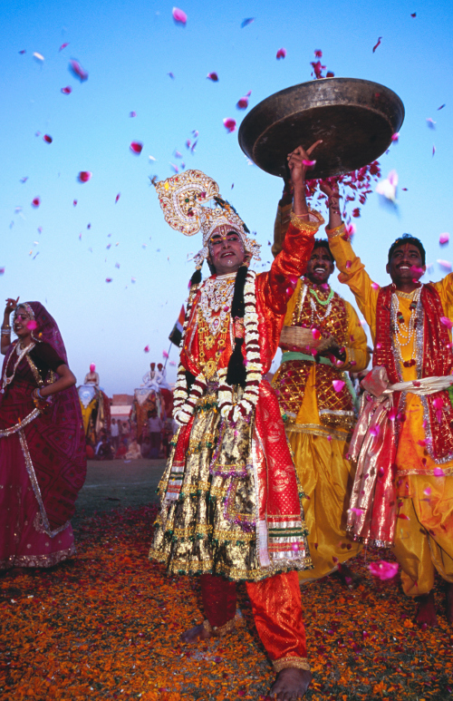 A-dance-troupe-from-Jaipur