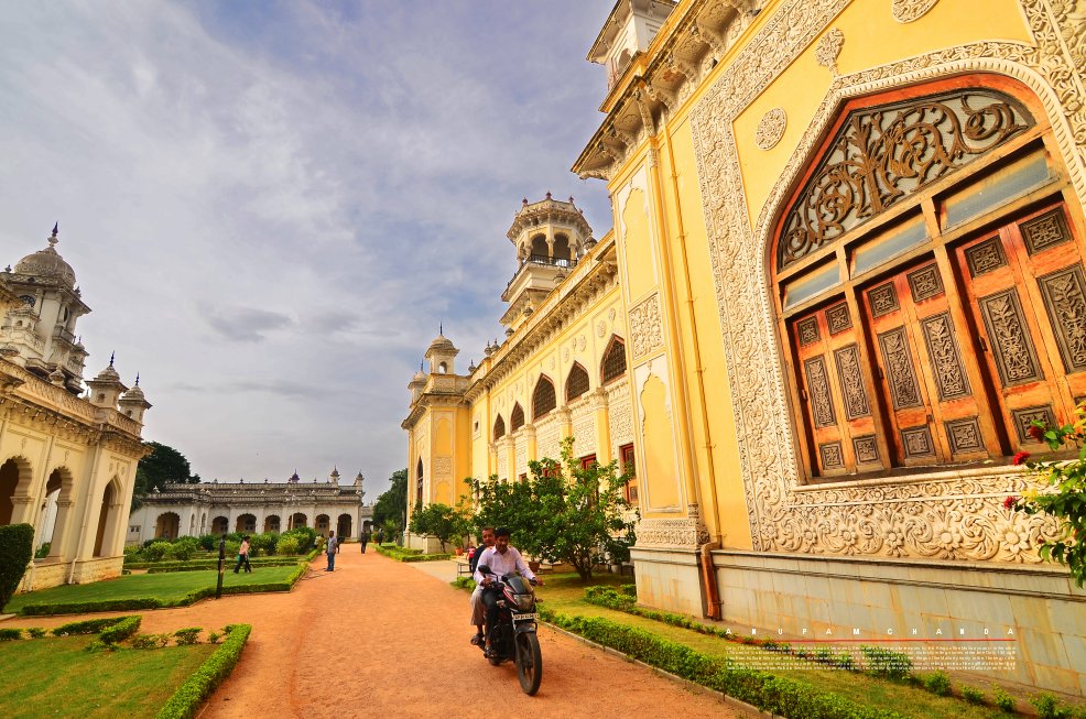 palace-quran-gallery